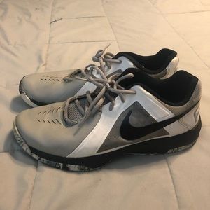 Nike Air Marvin Low Top Basketball Shoes Size 10.5